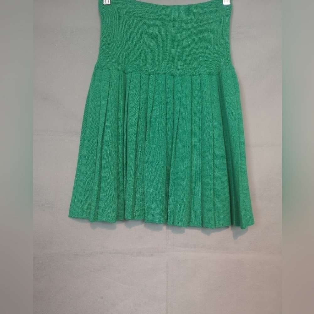 80S vintage Kelly Green flirty full high waisted knit pleated skirt